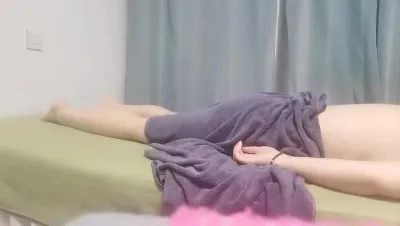 32岁的少妇第二次来按摩 一碰就叫床 干就完事了