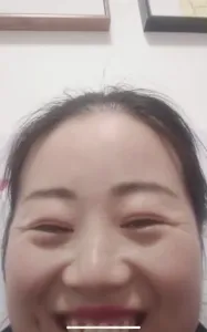 离婚少妇露脸视频电话自慰